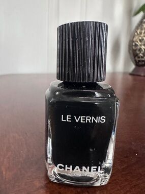 Chanel Le Vernis Black Nail Polish